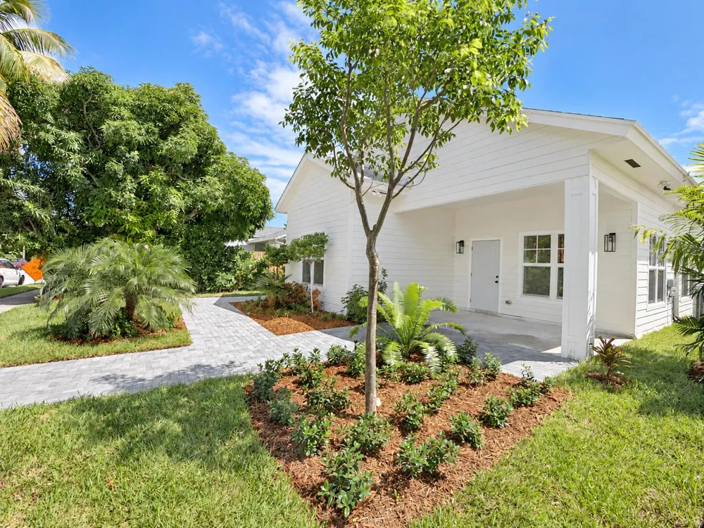 520 38TH STREET West Palm Beach, FL 33407