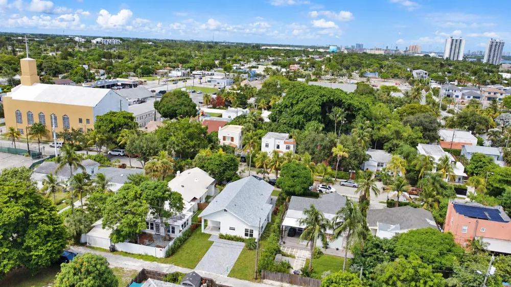 520 38TH STREET West Palm Beach, FL 33407