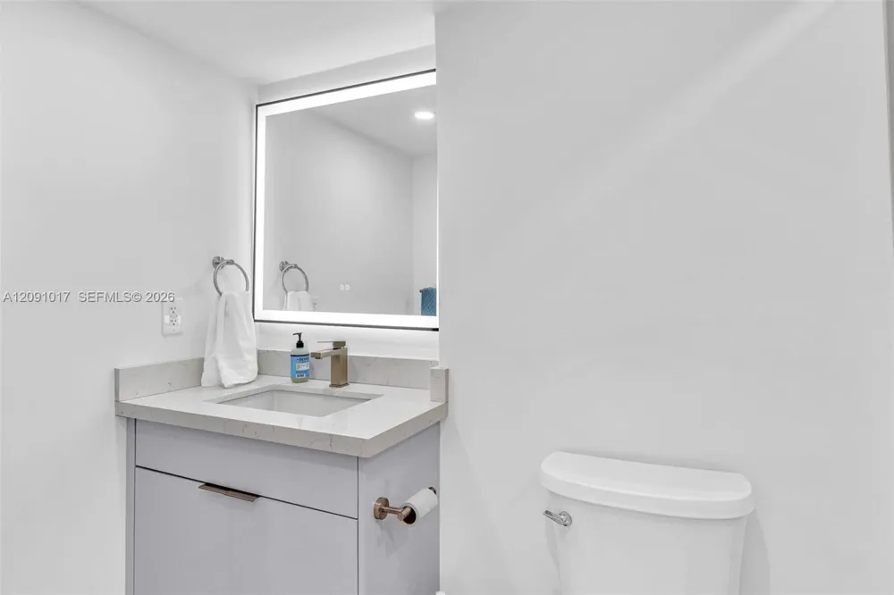 2625 Collins Ave #1109 Miami Beach, FL 33140