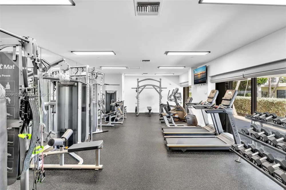 2625 Collins Ave #1109 Miami Beach, FL 33140