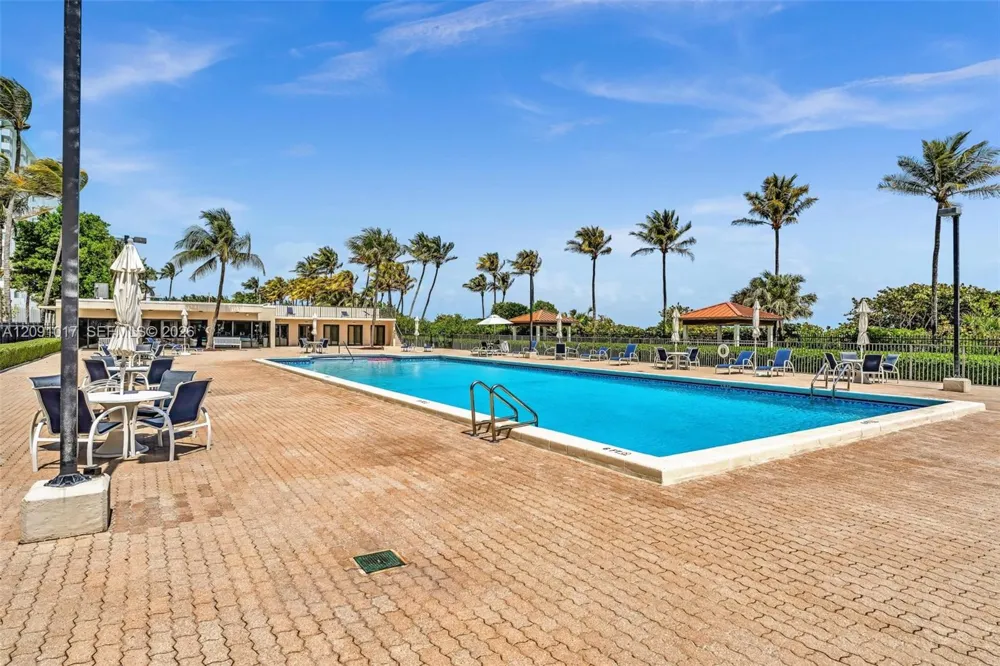 2625 Collins Ave #1109 Miami Beach, FL 33140