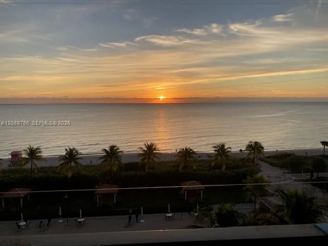 2625 Collins Ave #804 Miami Beach, FL 33140