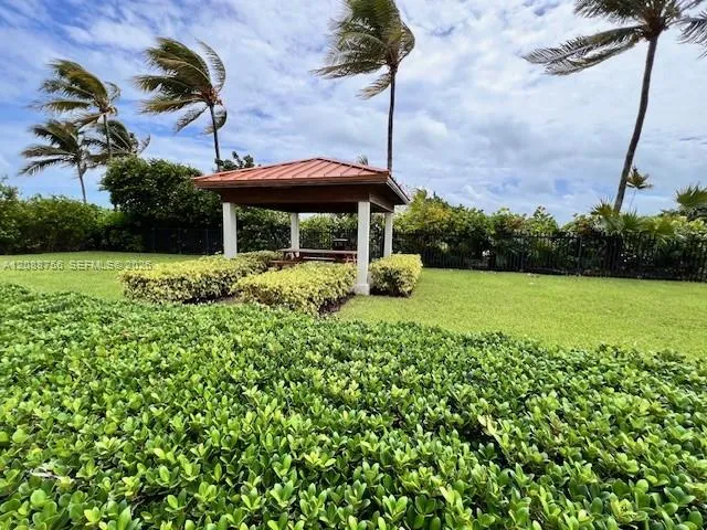 2625 Collins Ave #804 Miami Beach, FL 33140