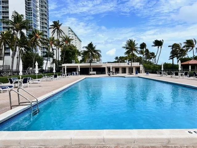 2625 Collins Ave #804 Miami Beach, FL 33140