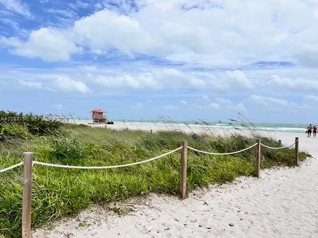 2625 Collins Ave #804 Miami Beach, FL 33140