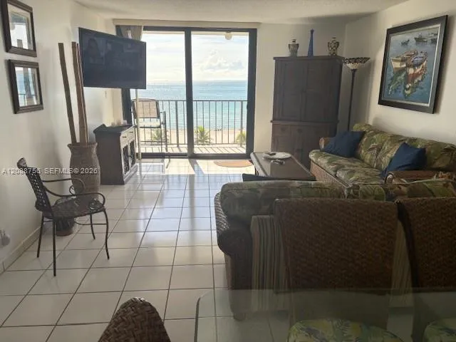 2625 Collins Ave #804 Miami Beach, FL 33140
