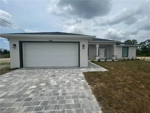 3804 NE 9th Place