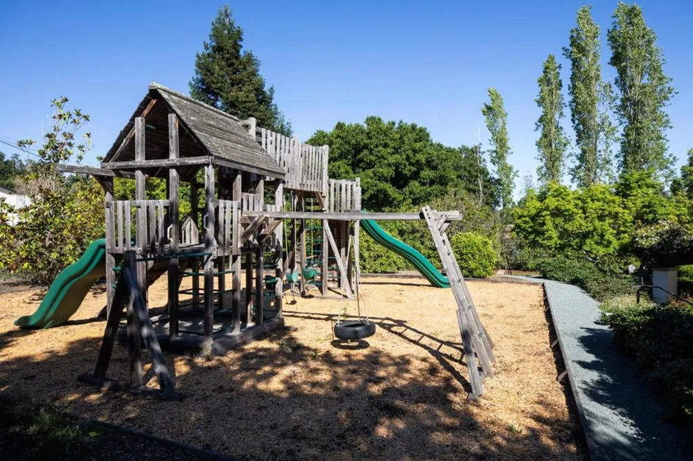 12366 Priscilla Lane Los Altos Hills, CA 94022