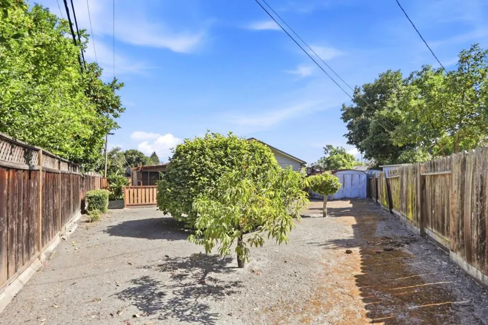874 San Ardo Way Mountain View, CA 94043