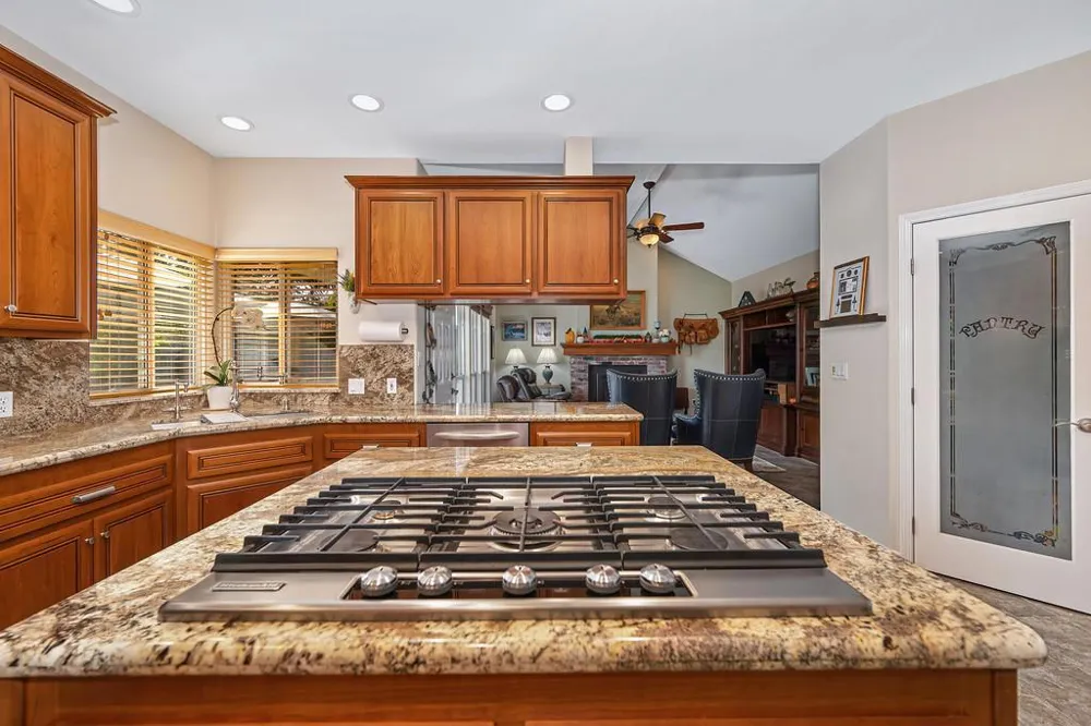 807 Mesa Vista Way Auburn, CA 95603
