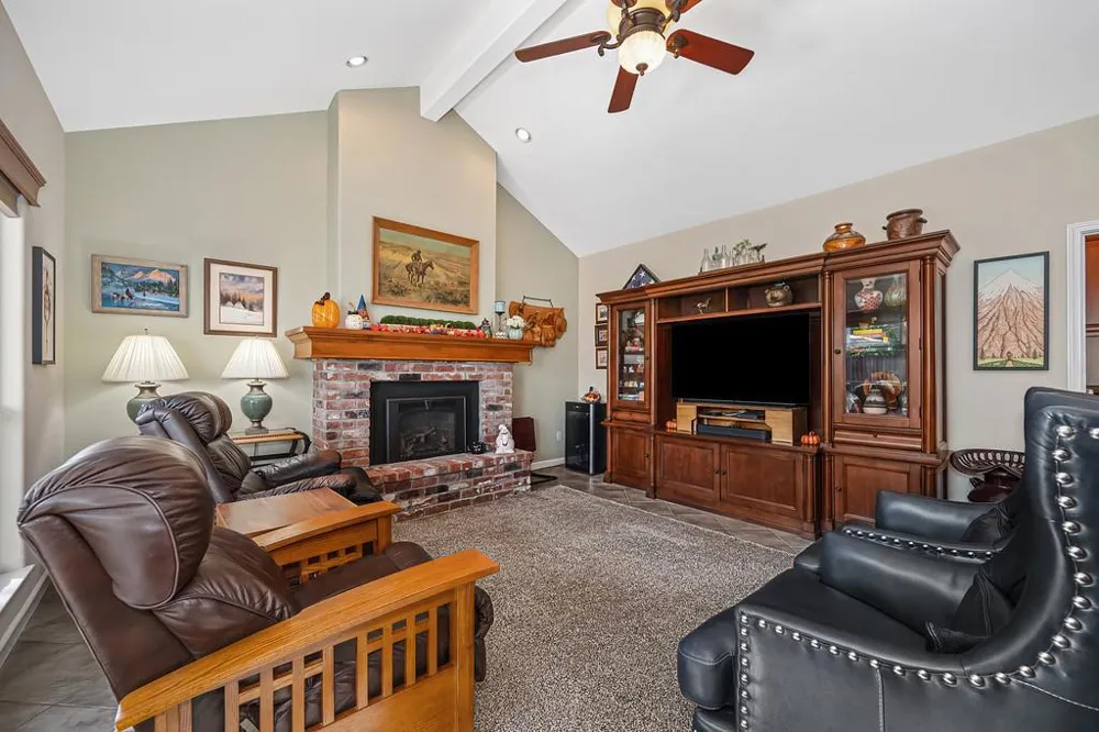 807 Mesa Vista Way Auburn, CA 95603