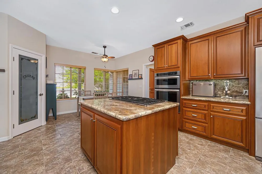 807 Mesa Vista Way Auburn, CA 95603