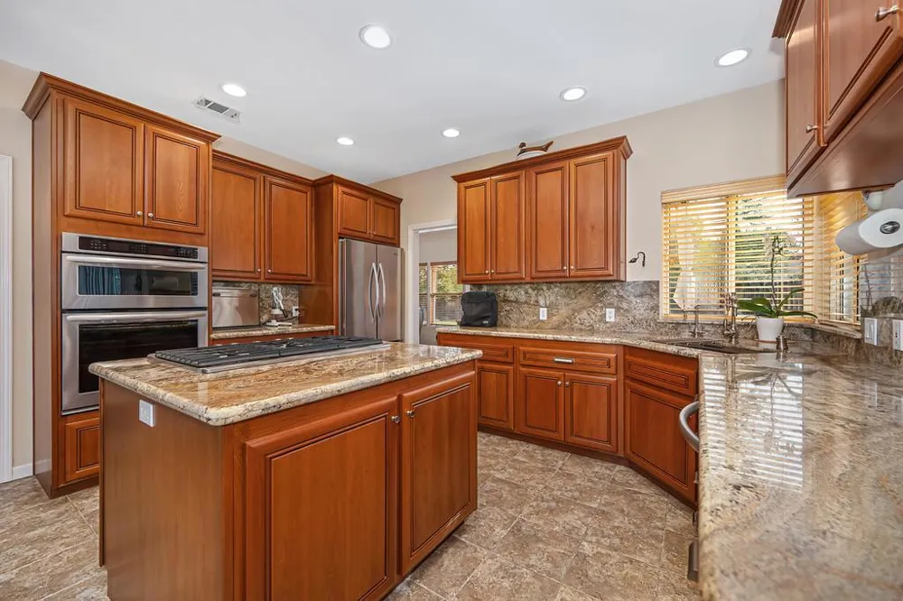 807 Mesa Vista Way Auburn, CA 95603