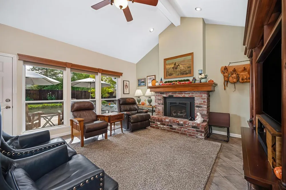 807 Mesa Vista Way Auburn, CA 95603