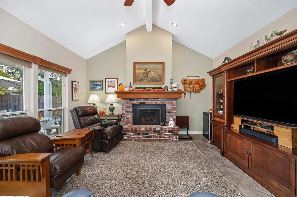 807 Mesa Vista Way Auburn, CA 95603