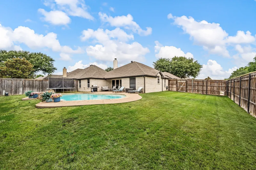 501 Kempson Court Saginaw, TX 76179