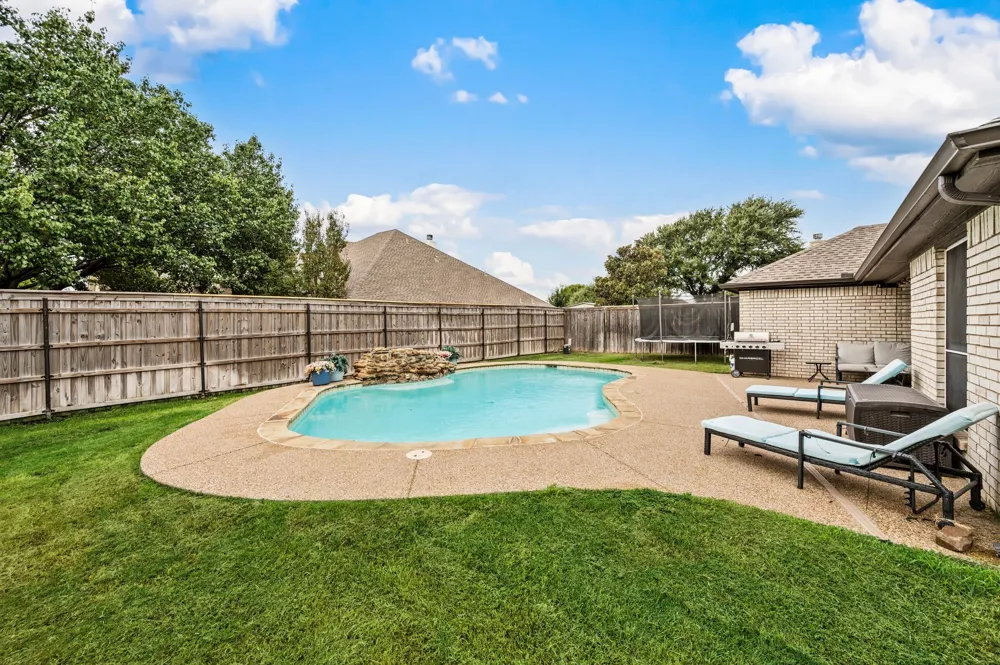 501 Kempson Court Saginaw, TX 76179