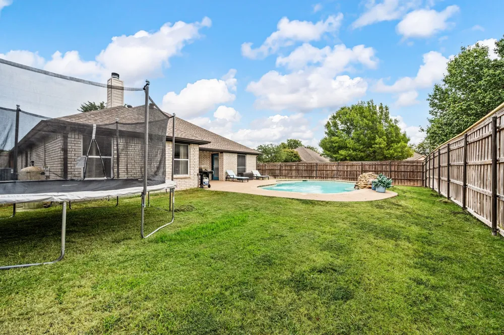 501 Kempson Court Saginaw, TX 76179