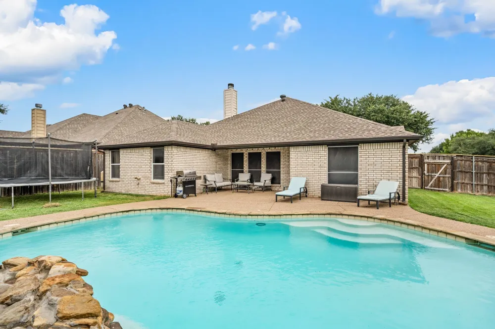 501 Kempson Court Saginaw, TX 76179