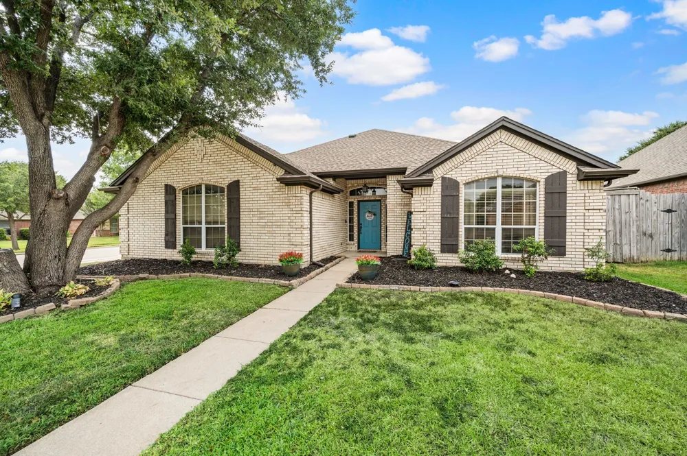 501 Kempson Court Saginaw, TX 76179