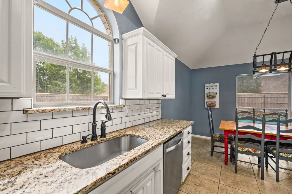 501 Kempson Court Saginaw, TX 76179