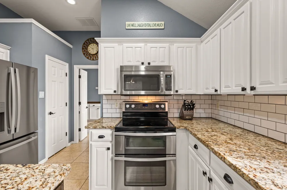 501 Kempson Court Saginaw, TX 76179