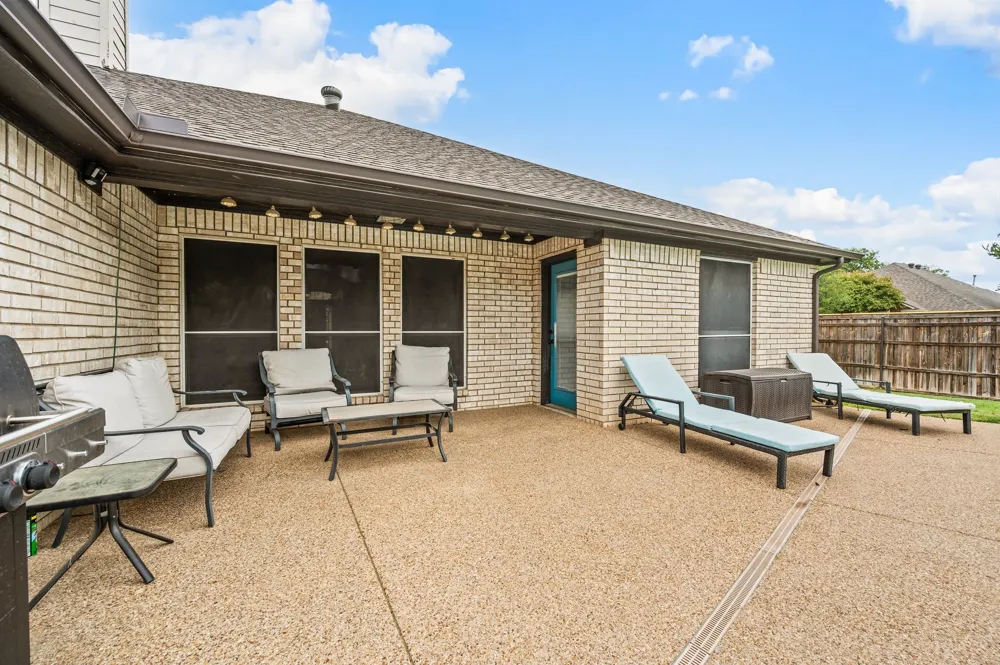 501 Kempson Court Saginaw, TX 76179