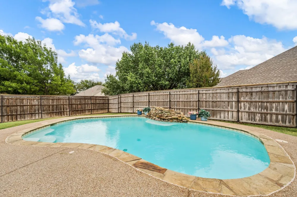 501 Kempson Court Saginaw, TX 76179