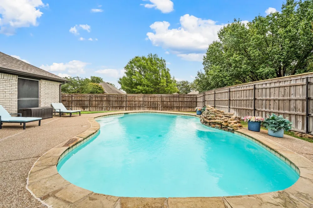 501 Kempson Court Saginaw, TX 76179