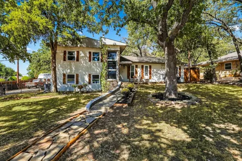 1003 Hopkins Drive