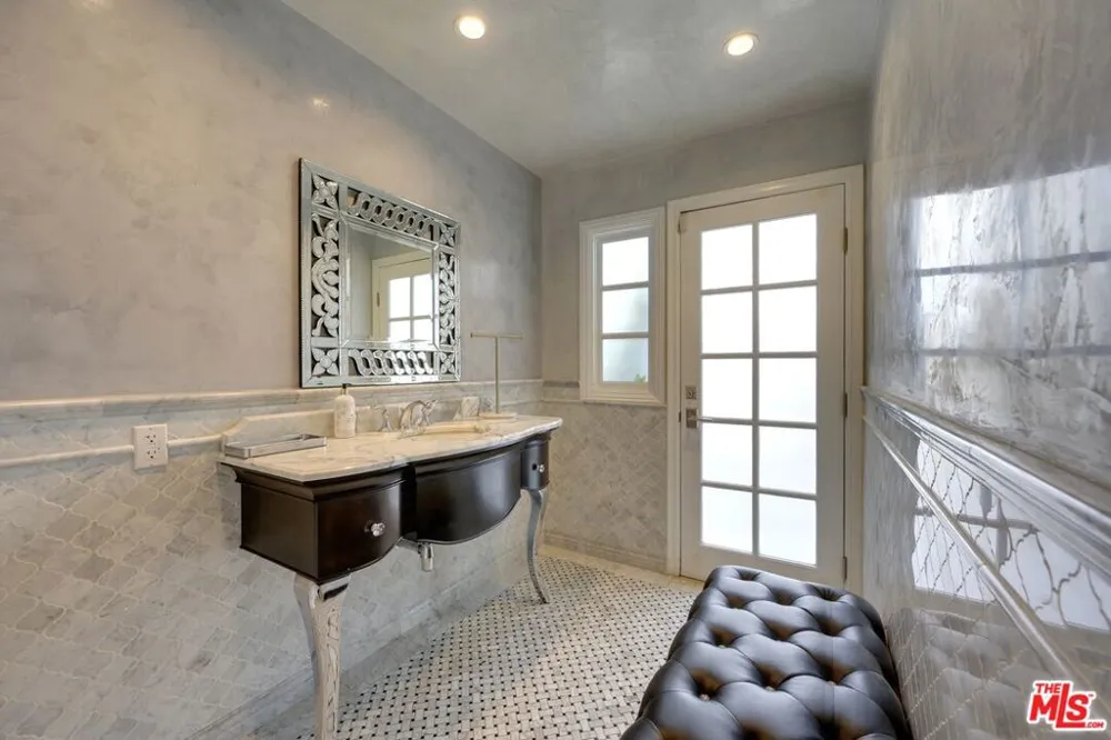 18519 Linnet Street Los Angeles, CA 91356