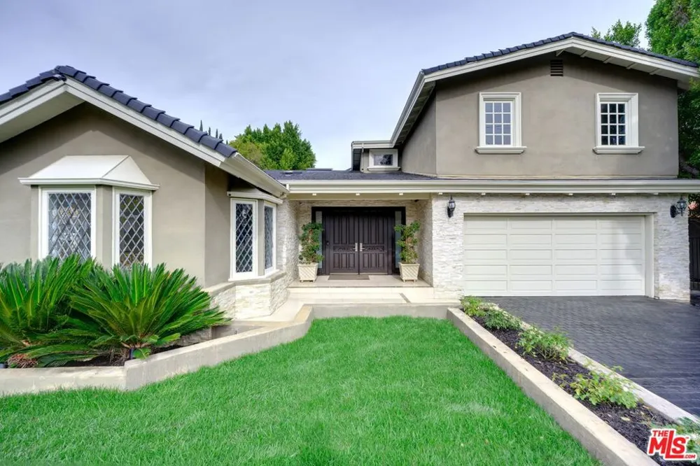 18519 Linnet Street Los Angeles, CA 91356