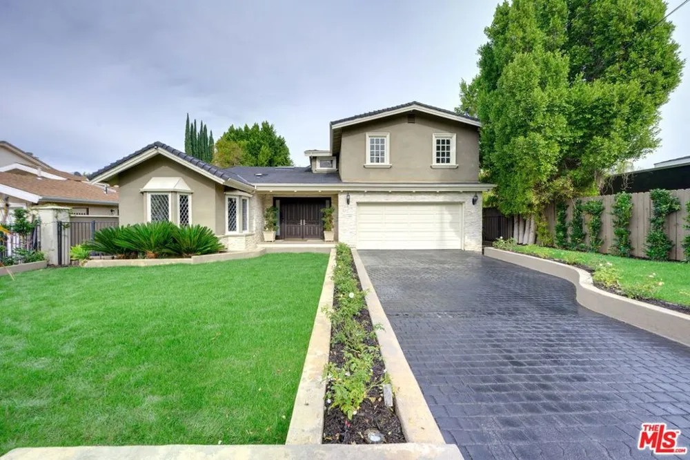 18519 Linnet Street Los Angeles, CA 91356
