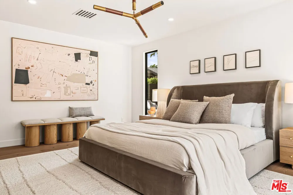 2942 E Orella Circle Palm Springs, CA 92264