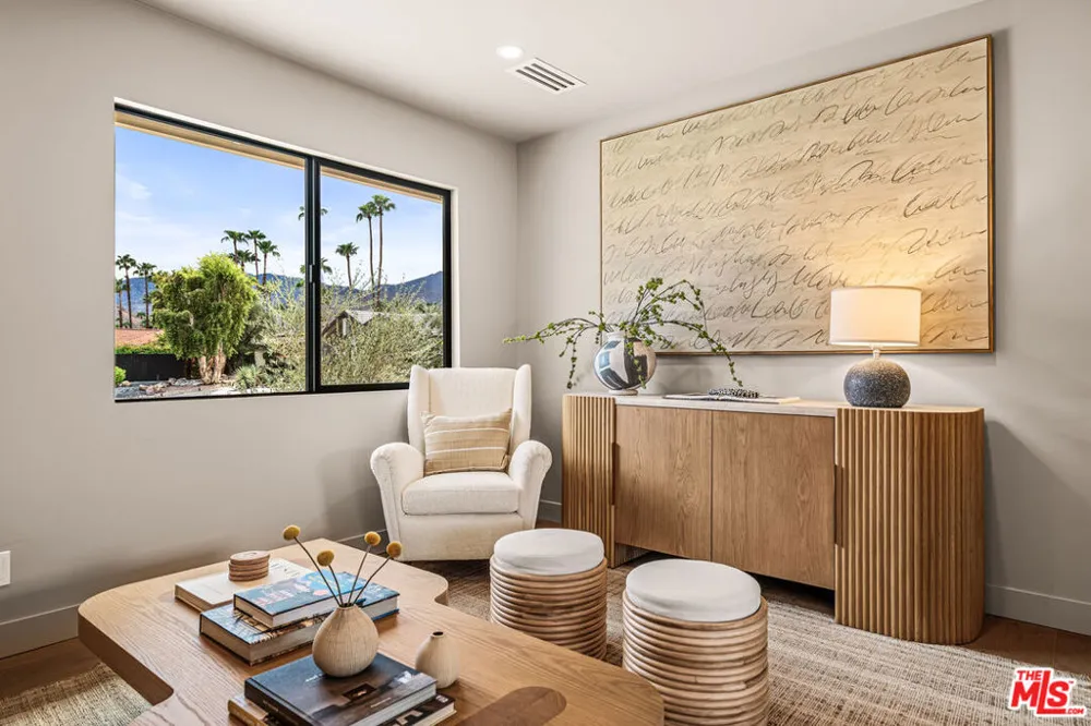 2942 E Orella Circle Palm Springs, CA 92264