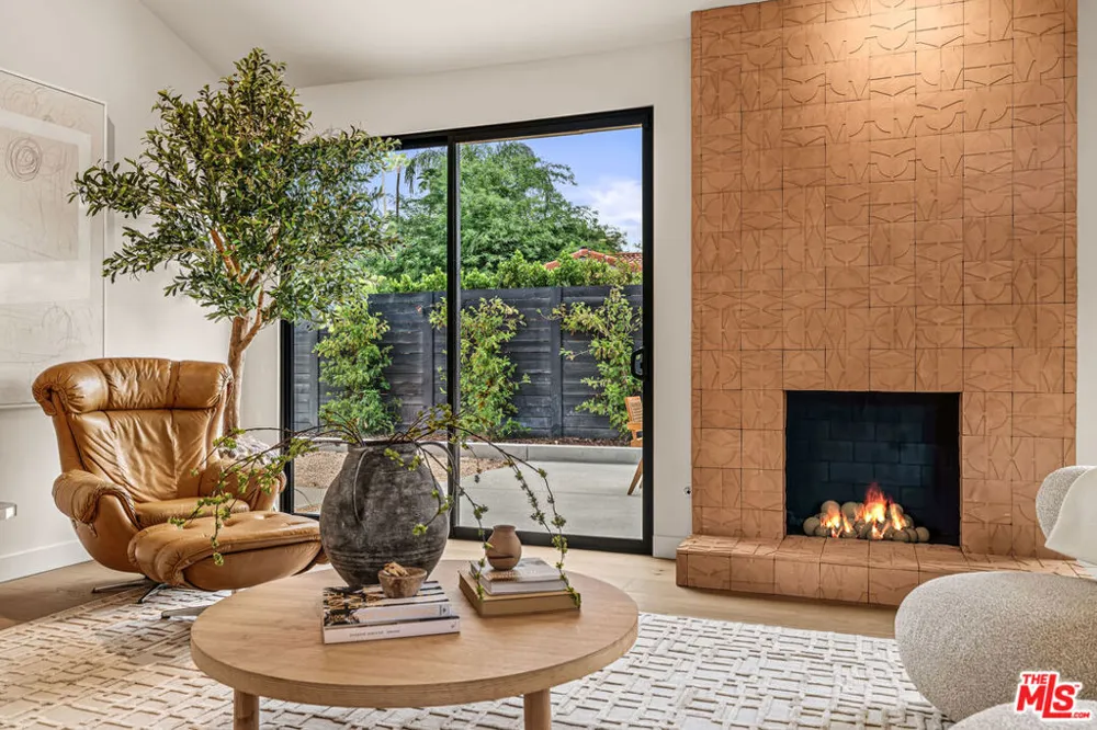 2942 E Orella Circle Palm Springs, CA 92264