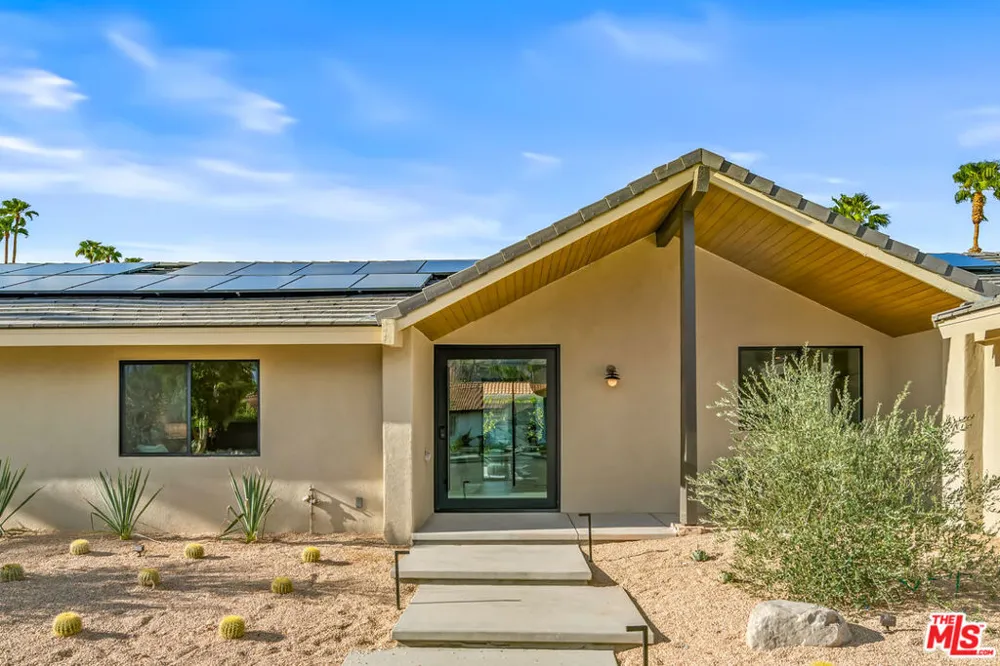 2942 E Orella Circle Palm Springs, CA 92264