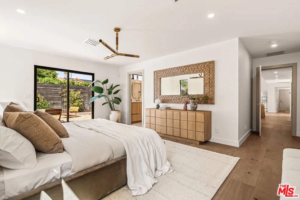 2942 E Orella Circle Palm Springs, CA 92264