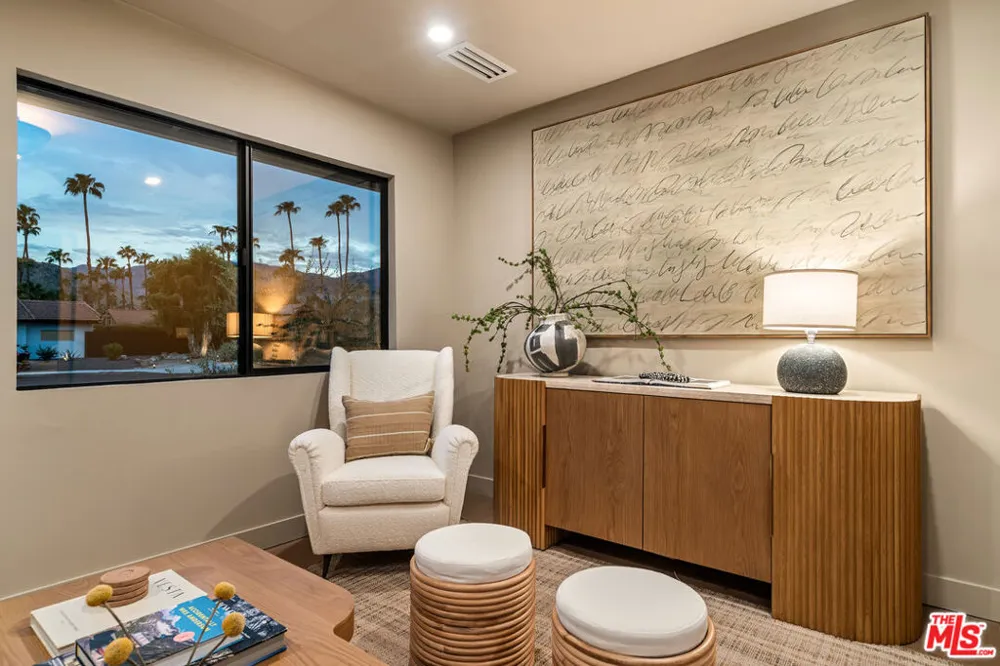 2942 E Orella Circle Palm Springs, CA 92264