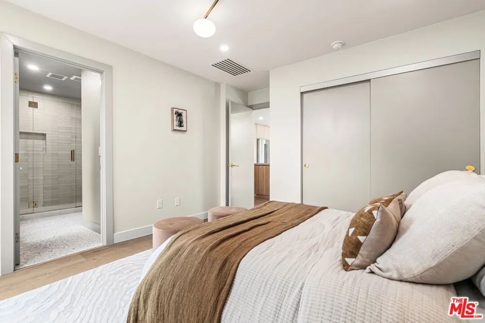 2942 E Orella Circle Palm Springs, CA 92264
