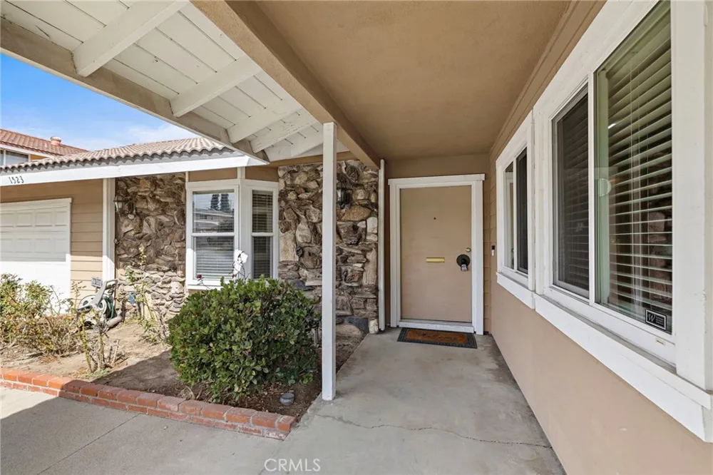 1523 E Baldwin Orange, CA 92865