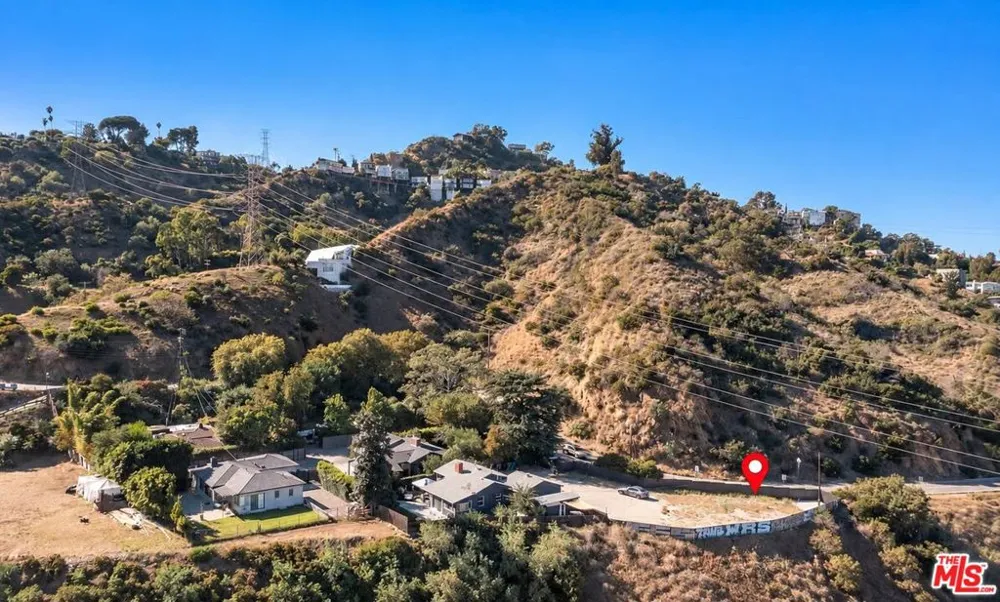 6730 Mulholland Los Angeles, CA 90068