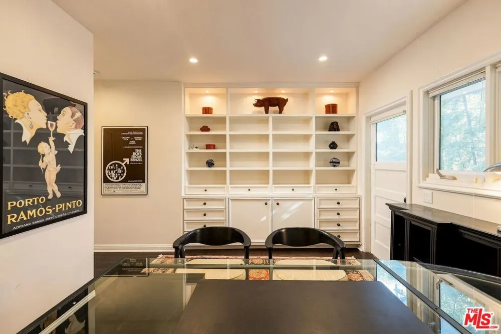 7887 Hillside Avenue Los Angeles, CA 90046