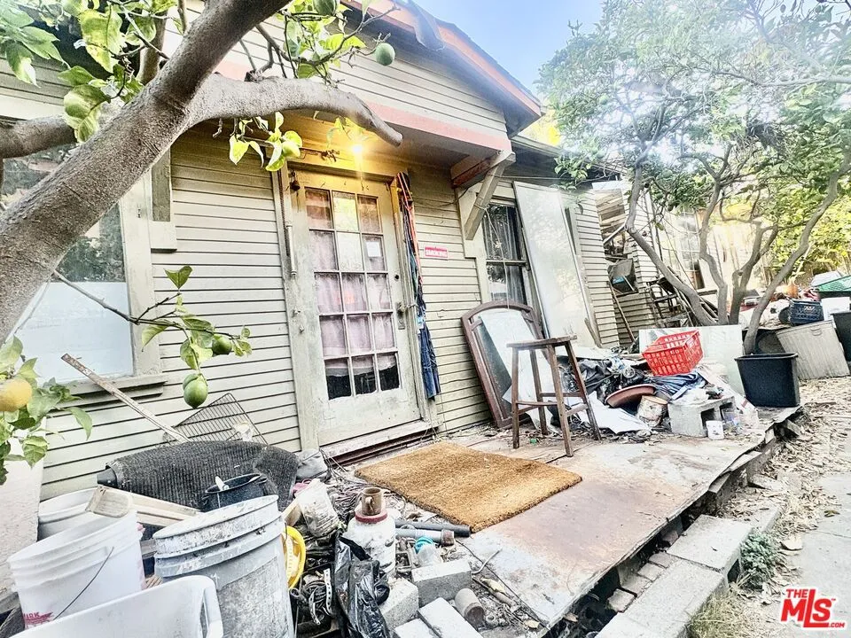 2005 4th Street Santa Monica, CA 90405