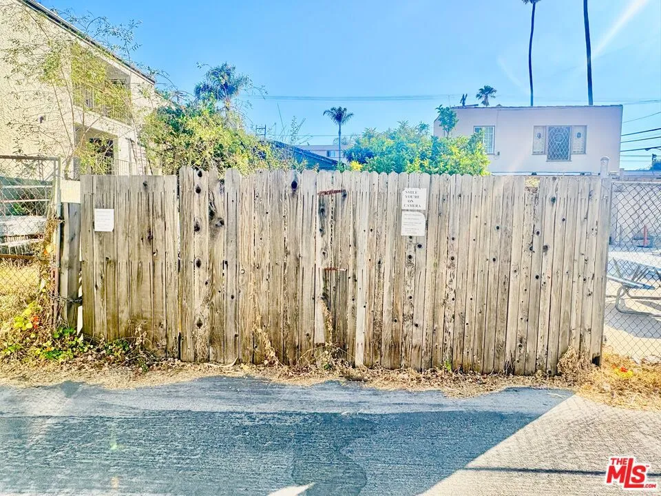 2005 4th Street Santa Monica, CA 90405