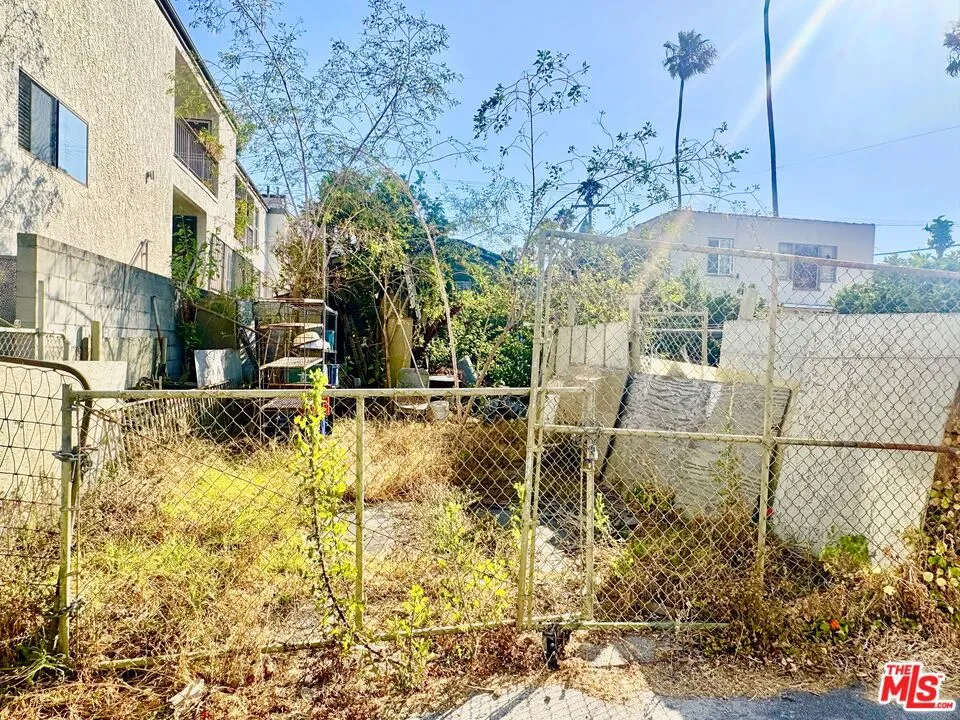 2005 4th Street Santa Monica, CA 90405