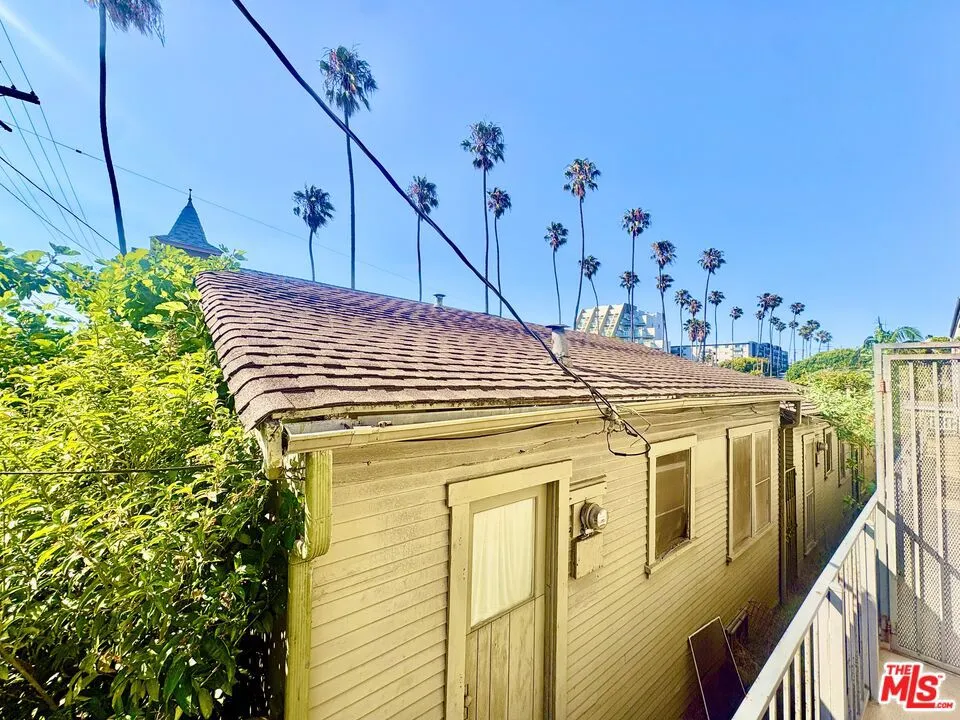 2005 4th Street Santa Monica, CA 90405