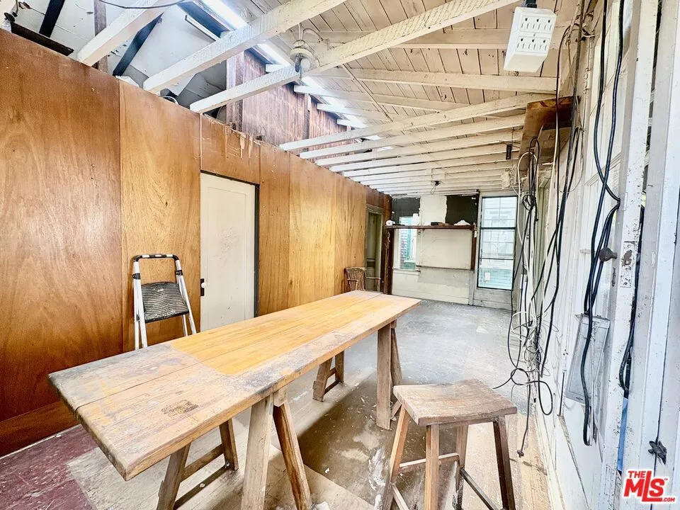 2005 4th Street Santa Monica, CA 90405