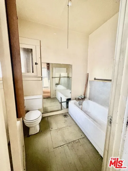 2005 4th Street Santa Monica, CA 90405
