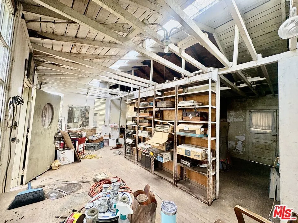 2005 4th Street Santa Monica, CA 90405